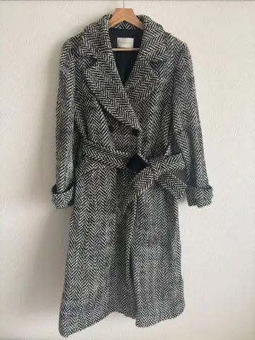 헤링본 무늬 롱 코트