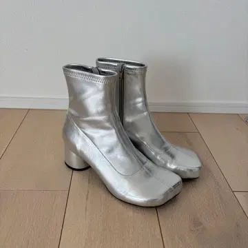 ROSE BUD 실버 숏부츠