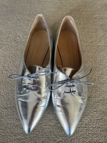 ZARA 실버 가죽 로퍼