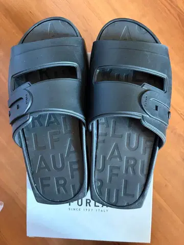 FURLA 수영장 슬라이드 샌들 39