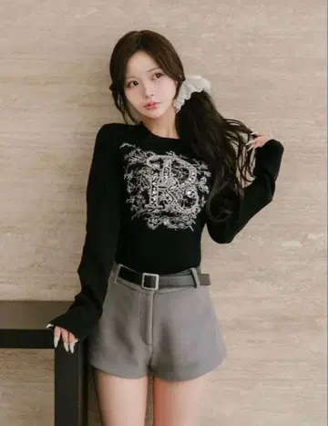 Darich DR 비쥬 플라워 리브 니트탑