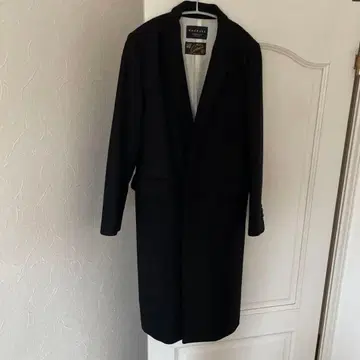 TOMORROWLAND MACPHEE 이탈리아 원단 체스터 코트 블랙