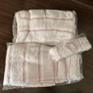 젤라또피케 핑크와 화이트 스트라이프 룸웨어 세트