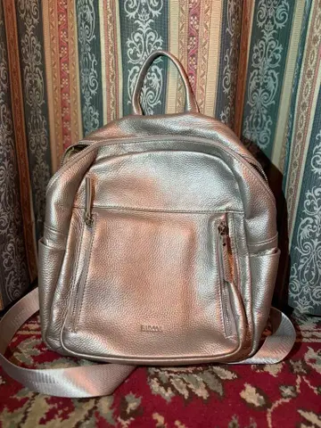 [ BARCOS ] 슈링크 가죽 럭색 실버