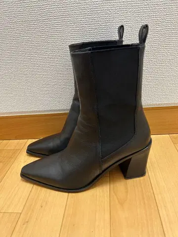 ZARA 부츠 24.5