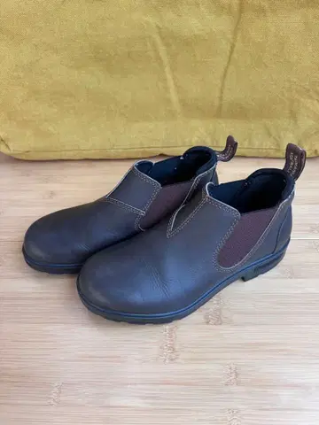 블런드스톤 로우컷 사이드 고어 부츠 브라운 사이즈 5 중고