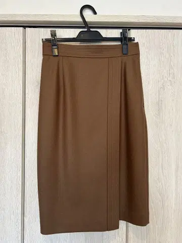 유나이티드 애로우즈 UNITED ARROWS 미디 스커트