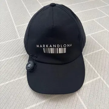 새상품급 MARKANDLONA 블랙 캡 프리 사이즈