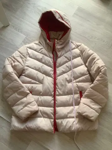 후드 부착 다운 자켓