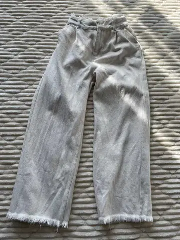 화이트 스트레이트 데님 와이드 팬츠 프린지 마감 면