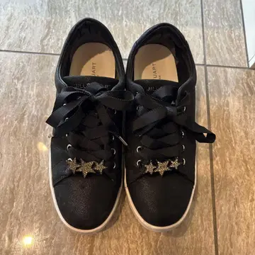 JILL STUART 블랙 스타 스터드 스니커즈