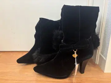 LIZ LISA 블랙 벨벳 부츠