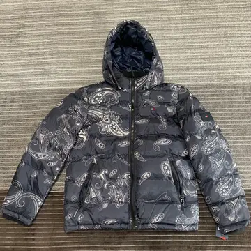 페이즐리 무늬 후드 부착 다운 자켓