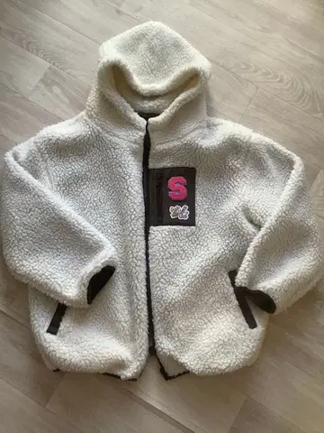 화이트 플리스 자켓 M 사이즈