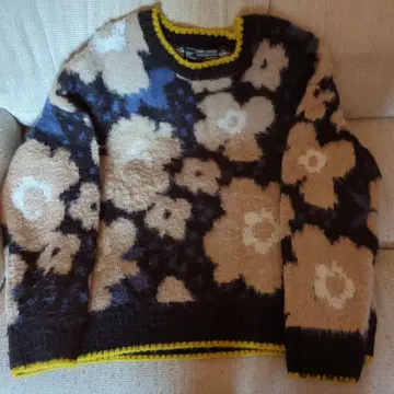 CUBE SUGAR 큐브 슈가 꽃무늬 스웨터