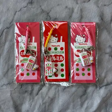 Yakult 헬로키티 스트랩 3개 세트