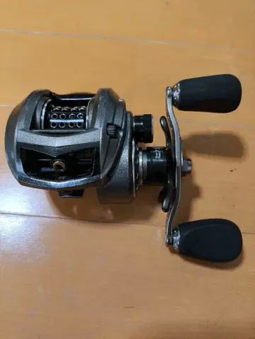 Abu Garcia 레보 LT 왼쪽 핸들