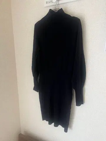 COMPTOR DES COTONNIERS 블랙 니트 원피스