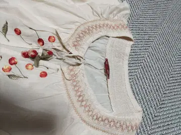 핑크하우스 자수 긴팔 튜닉 체리