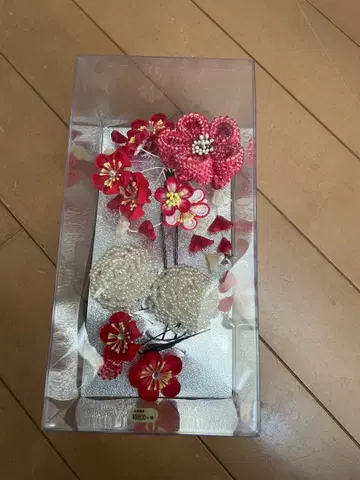 빨간색과 화이트 비즈 머리 장식 세트 5개