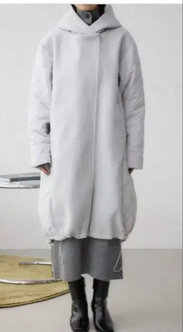 AZUL 후드 부착 퀼팅 롱 코트 M 사이즈