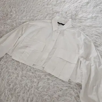 ZARA 개버딘 패브릭 크롭 셔츠 S 사이즈 화이트