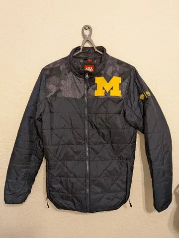 686 47 퀼팅 라이트 다운 자켓 M 로고 자수