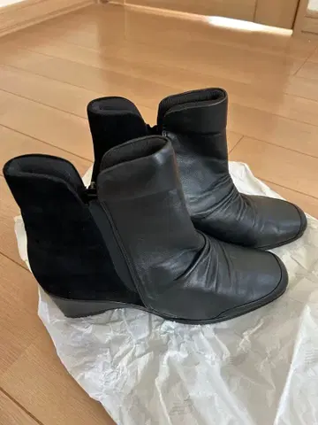 블랙 가죽 스웨이드 부티 24~24.5 와이드 3E