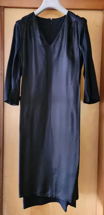 택 포함 새상품 UMA ESTNATION V넥 원피스 38