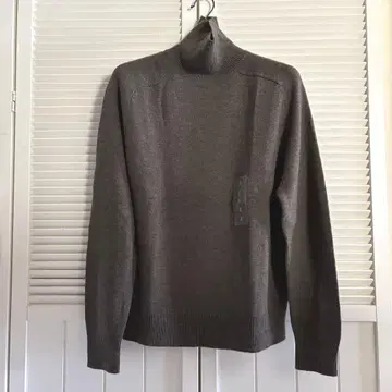 [ 미사용 새상품 ] UNIQLO U 크레이프 울 터틀넥 스웨터 S