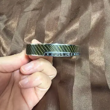 Swarovski 탄소섬유풍 오픈 뱅글