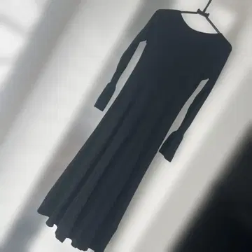 플라스테 PLST 플레어 슬리브 니트 원피스 블랙 S