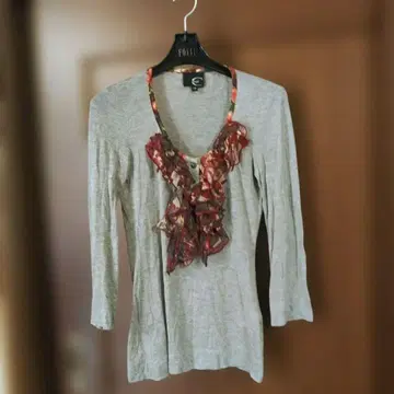 그레이 프릴 긴팔 상의 사이즈 38