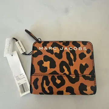 마크제이콥스 접이식 지갑 레오파드