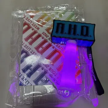 WEST. A.H.O. 응원봉