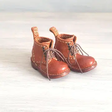 브라이스 이탈리아 가죽 미니어처 부츠 브라운