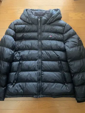 TOMMY HILFIGER 후드 부착 블랙 다운 자켓