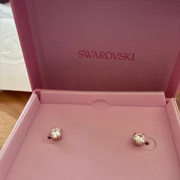Swarovski 골드 스터드 귀걸이