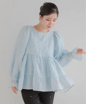 미사용 새상품 fitmore 턱 슬리브 자카드 상의 여성용