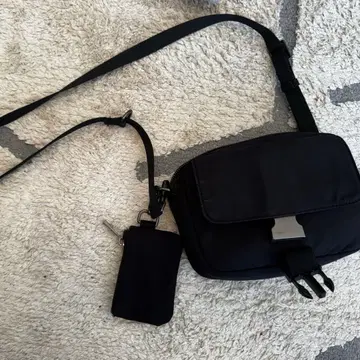 ZARA 블랙 나일론 숄더백