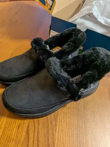 스케쳐스 슬립인즈 슬립온 블랙 인조 모피 포함