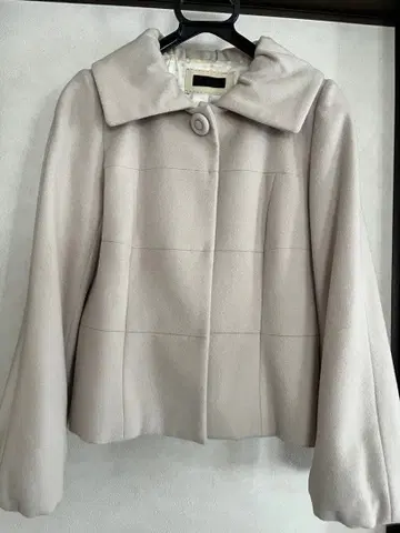 TO BE CHIC 캐시미어 혼방 귀여운 하프 코트