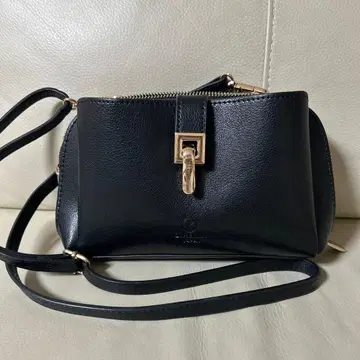 블랙 가죽 숄더백