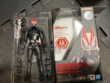 피규아트 가면라이더 기츠 엔트리 레이즈 폼