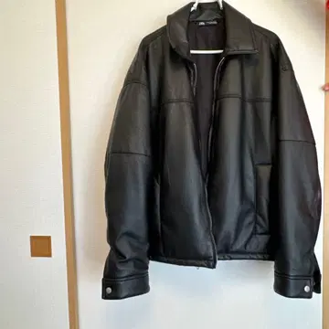 ZARA 블랙 가죽 아우터