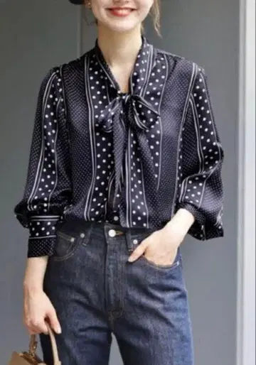 IENA 네이비 도트 무늬 긴팔 블라우스