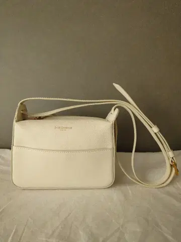 새상품급 J&M DAVIDSON 숄더백 포이즈 화이트