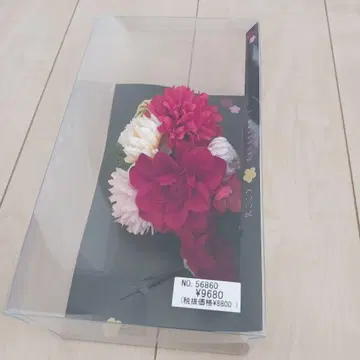 꽃 장식 빗형 빨흰