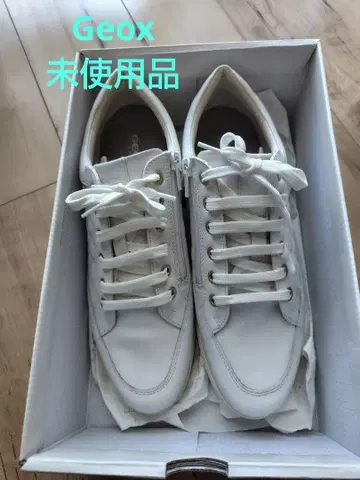 GEOX 화이트 스니커즈 지퍼 포함