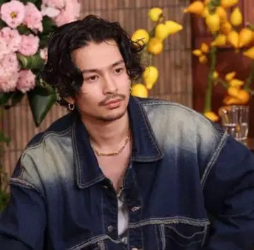 [츠네타 다이키 다른 색상 착용 새상품급] Y2K 데님 자켓